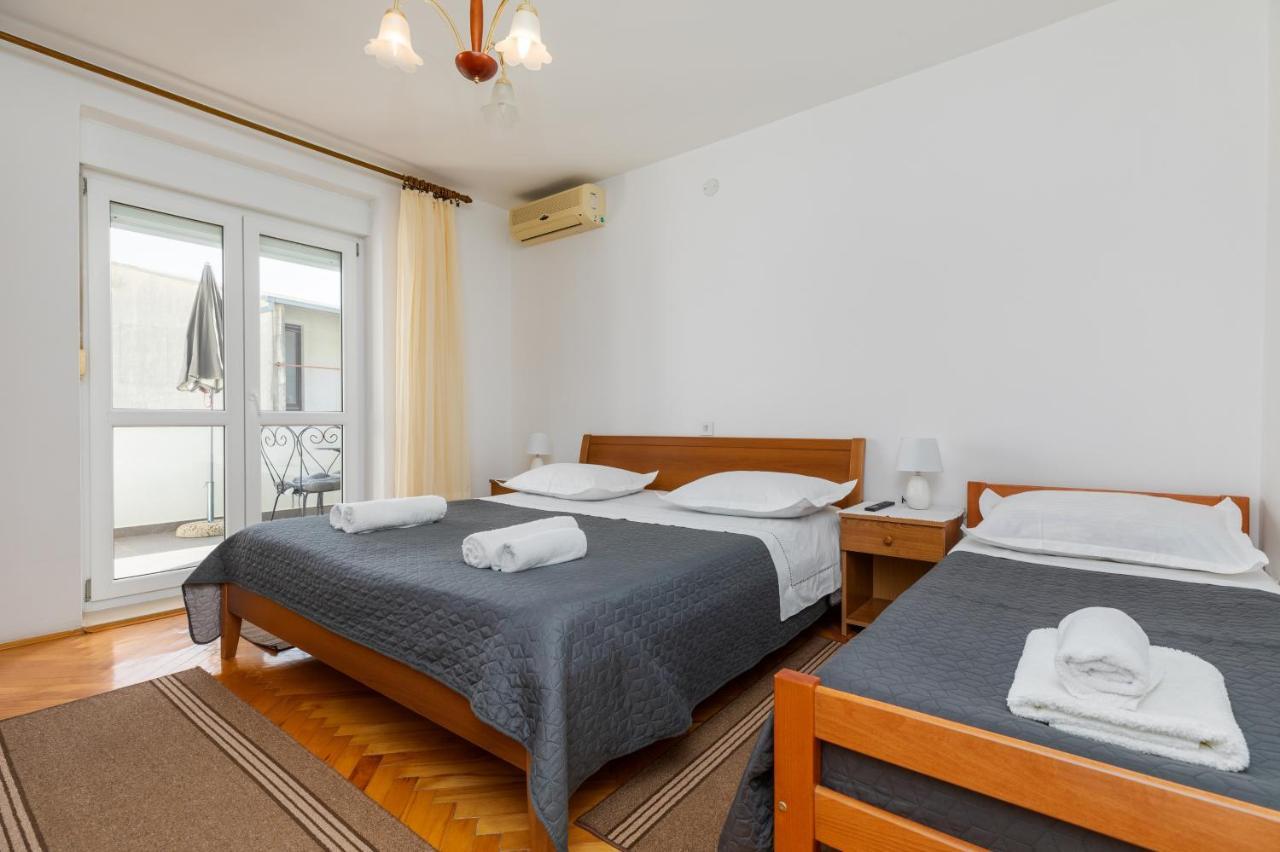 Apartments With A Parking Space Omis - 2745 Ngoại thất bức ảnh